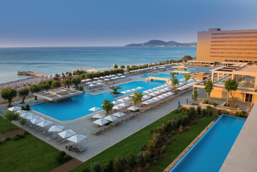 AMADA COLOSSOS RESORT