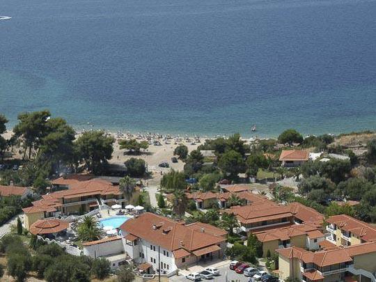 LAGOMANDRA BEACH & SUITES