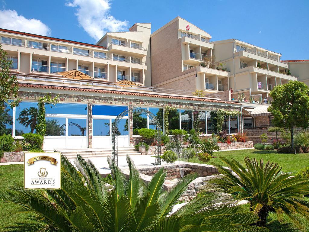 HOTEL PALAS