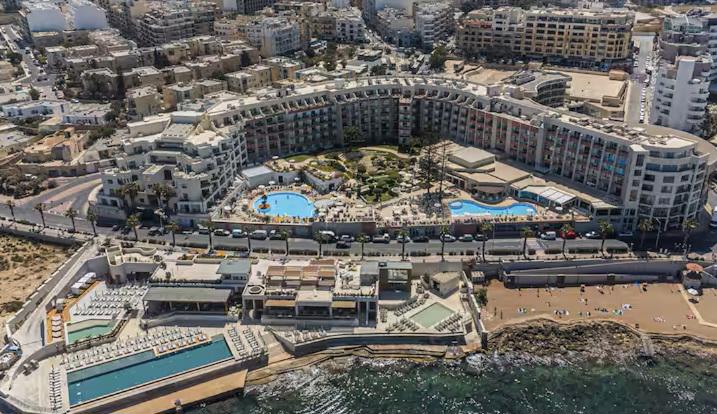 DOUBLETREE BY HILTON MALTA