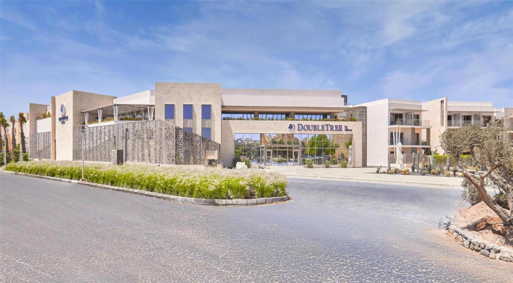 DOUBLE TREE BY HILTON MANGROOVY 